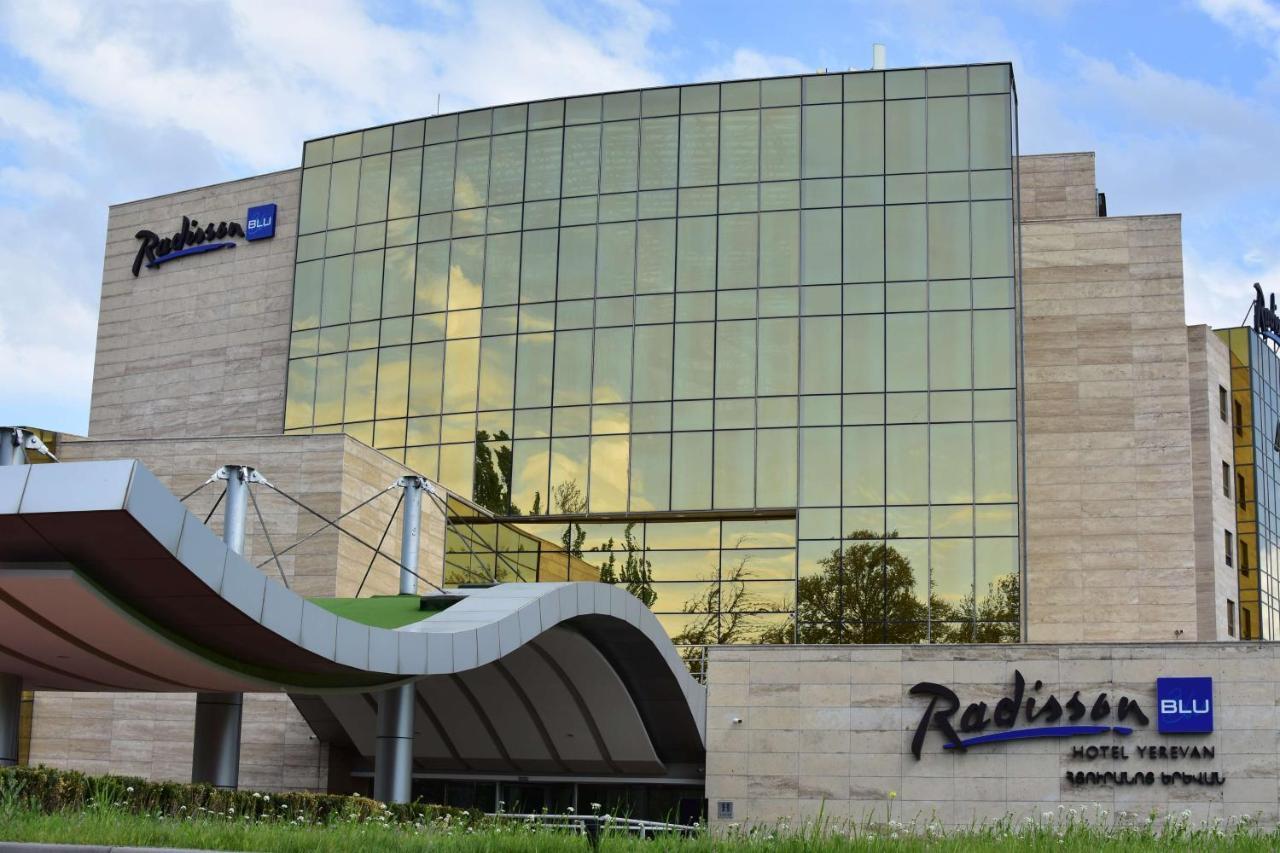 Radisson Blu Hotel Ereván Exterior foto Radisson Blu Hotel, Vilnius